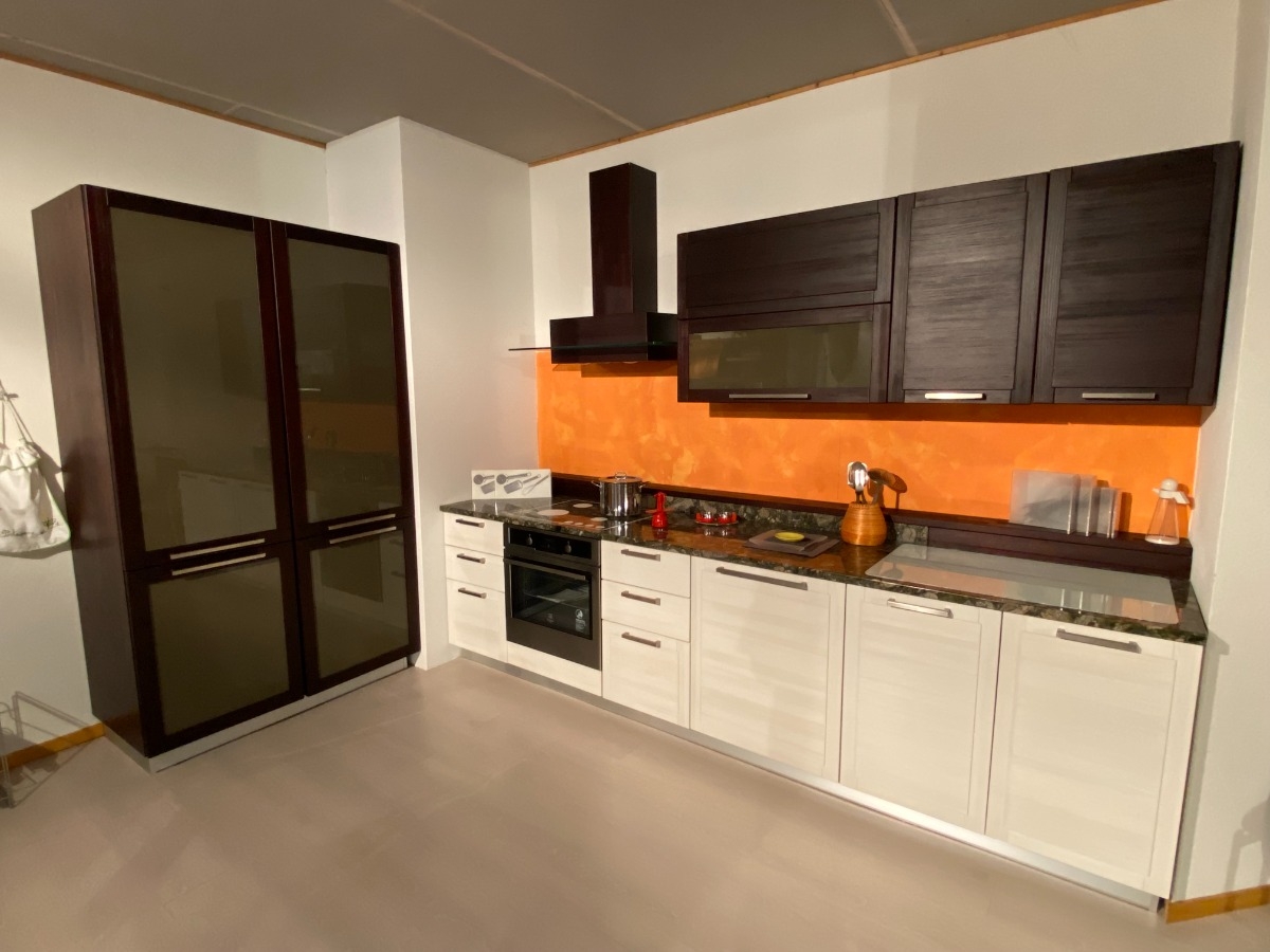 CUCINA IN MASSELLO DI PINO SPAZZOLATO